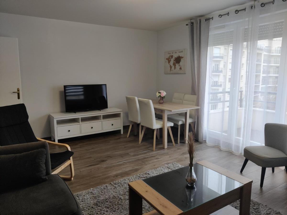 App 5 Pers, Parking, 3Mn Rer A, 40 Mn Du Centre De Paris, Cergy Le Haut Appartement Buitenkant foto